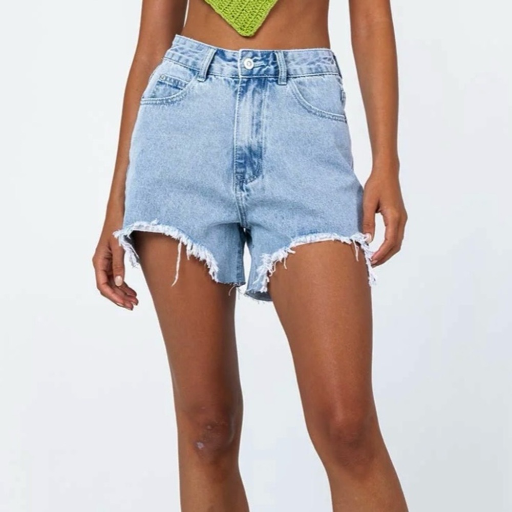 Princess Polly High Waisted Denim Shorts Cut offs Distressed Hem Relax Fit 4 S